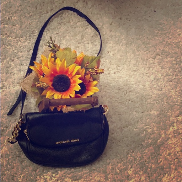 Michael Kors Handbags - Michael Kors mini crossbody
